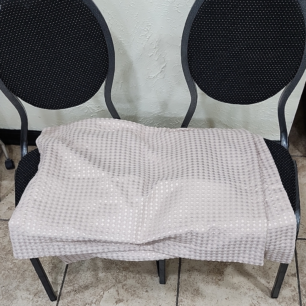 SET OF 2 TEXTURED PILLOW SHAMS - Picture 2 of 4